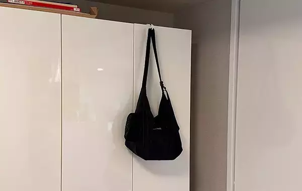 引っかけるだけで部屋の快適性がアップ！　「結局、こういうのが一番」と感じた100均グッズがこちら！