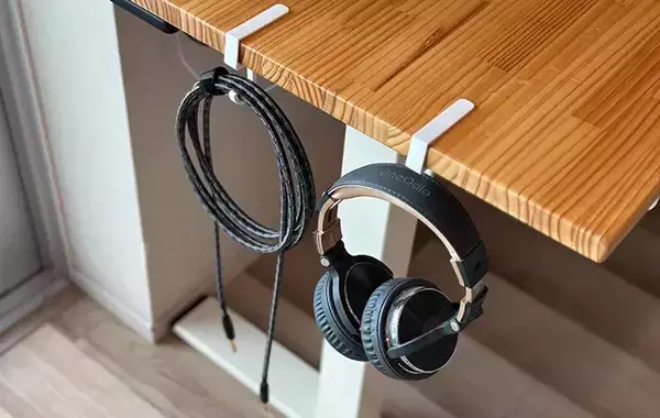 引っかけるだけで部屋の快適性がアップ！　「結局、こういうのが一番」と感じた100均グッズがこちら！