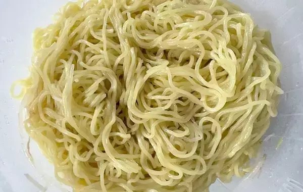 冷やし中華の麺がくっつかない　『ゆで上がり1分前』のポイント