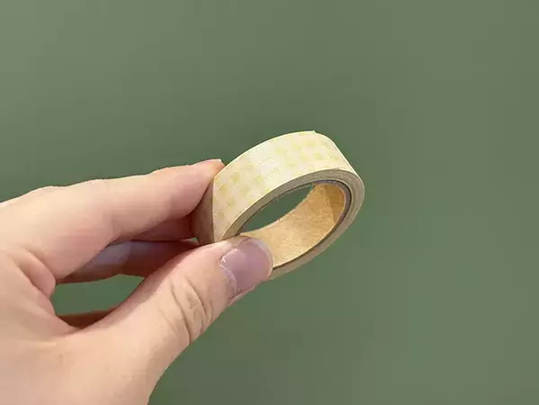 マスキングテープをタンブラーに巻いて…　3分で作れる『シュシュ』がこちら