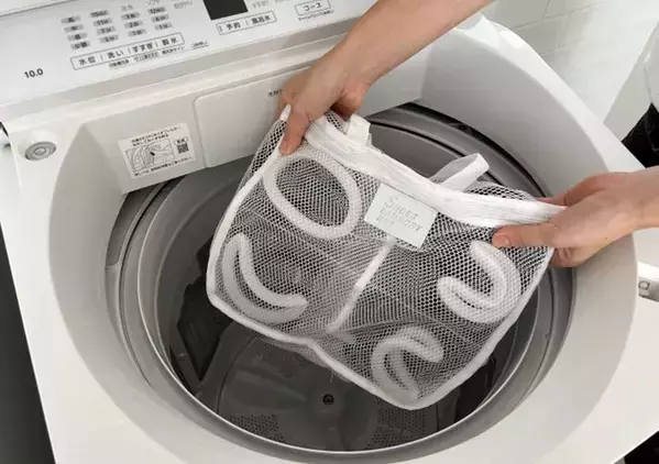 洗顔で使うタオルとトイレ用スリッパ、一緒に洗濯機に入れていい？　洗濯のプロが回答