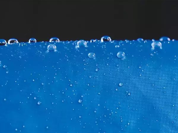 撥水と防水、何が違う？　2つの素材の疑問をメーカーに聞いた