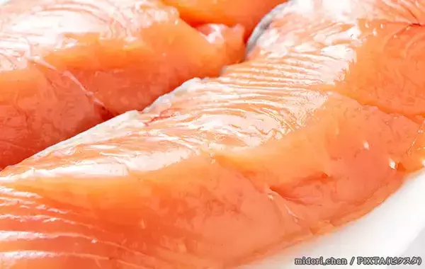 スーパーで買った『塩鮭』、フライパンで焼くの待った！　水産のプロ“オススメ”の調理法は