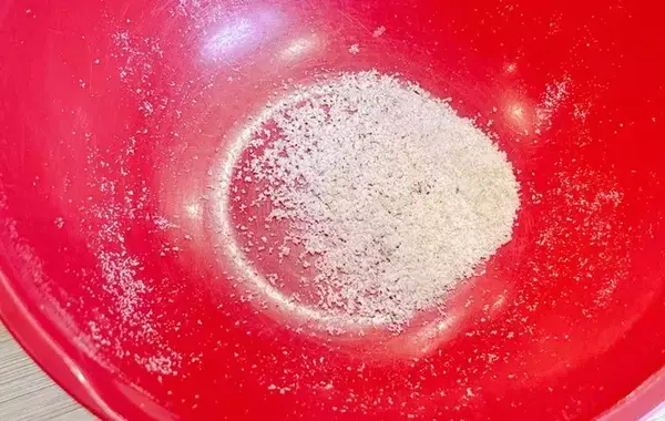 塩昆布の袋の底に『粉』が溜まってない？　意外な活用法に「おいしそう！」「今まで捨ててた！」