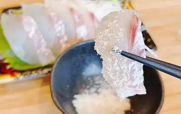 塩昆布の袋の底に『粉』が溜まってない？　意外な活用法に「おいしそう！」「今まで捨ててた！」