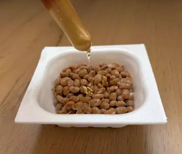 納豆にハチミツを『小さじ1杯』加えてみて！　意外な仕上がりに「また食べたい」