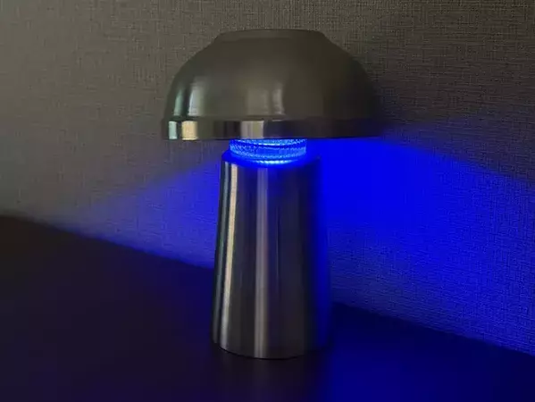 100均で買ったタンブラーの上にお茶碗を重ねると？　たった『10秒』でできる簡単DIYが、こちら