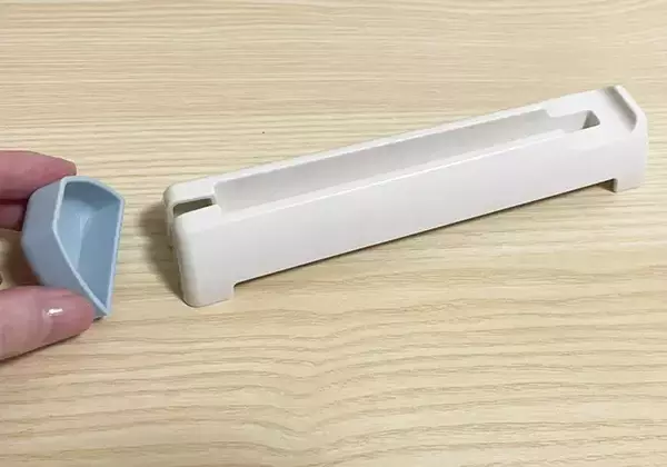 レトルトパウチの底をすくうとスプーンがベタベタ…　悩みを解決した110円のアイテムに「求めていたやつ」