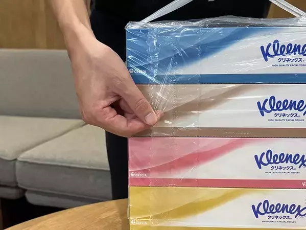 「10秒で簡単に開けられた！」　箱ティッシュ包装の裏ワザが「気持ちいい」