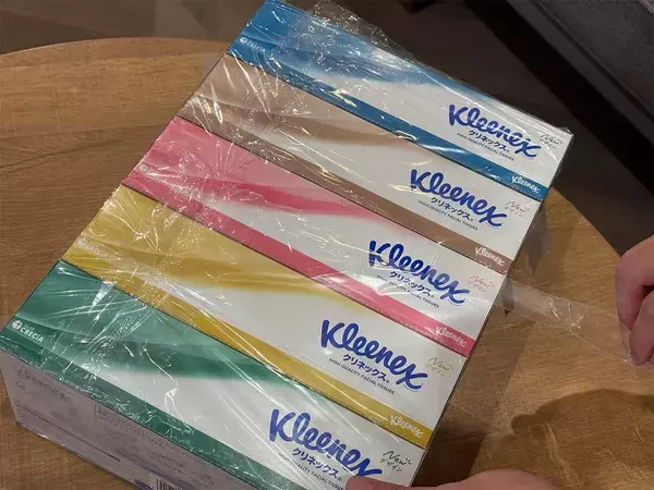 「10秒で簡単に開けられた！」　箱ティッシュ包装の裏ワザが「気持ちいい」