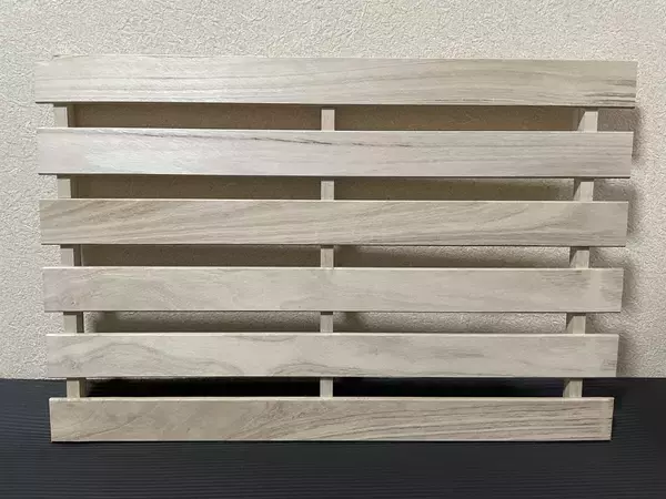 100均『すのこ』を側面に固定するだけ！　完成した高見えラックに「レベル高い」【DIY4選】