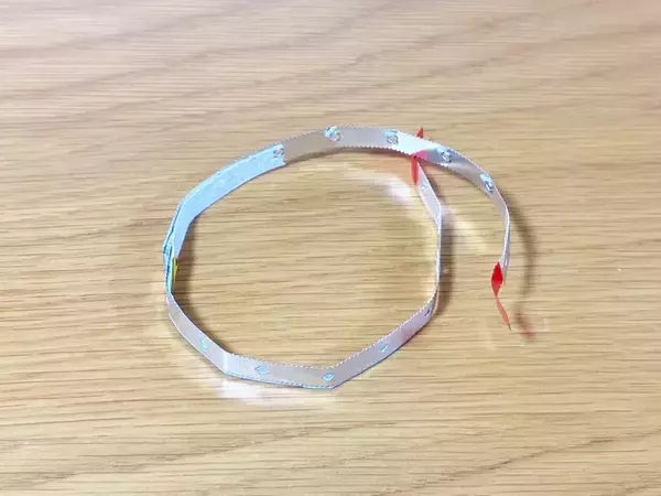ラップの『刃』は捨てずに再利用するのが正解　5分で作れる「専用カッター」が快適すぎる