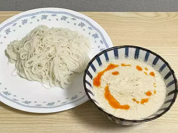 めんつゆに飽きたら試して！　材料3つを混ぜるだけの『そうめんつゆ』が「クリーミーで濃厚」「麺に絡む」