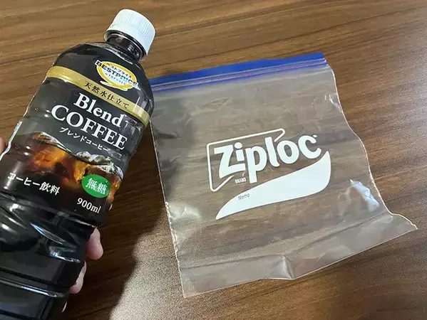 コーヒーをジッパー袋に投入　3時間冷やすだけの『氷』が、夏に最高！