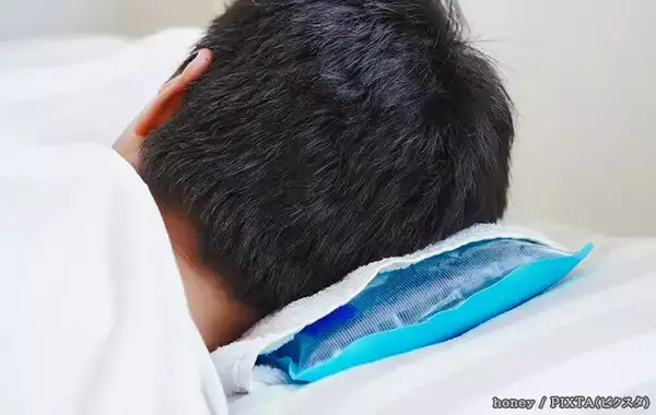 熱帯夜、エアコンの温度を下げる前に？　メーカーが教える保冷まくらの活用法