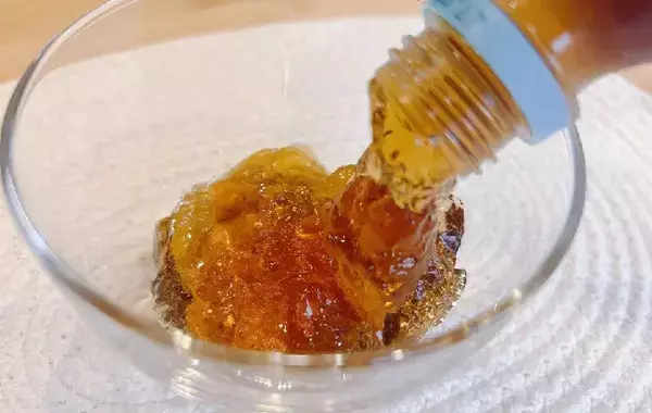 ペットボトルの麦茶、そのまま飲んだらもったない！　5g加えるだけで「子供が喜ぶ」「こんなに合うんだ」