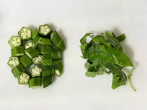 夏の味噌汁は『水』で作る！　10分で作れる簡単レシピに「さっぱり食べられる」「するするっと食べられる」