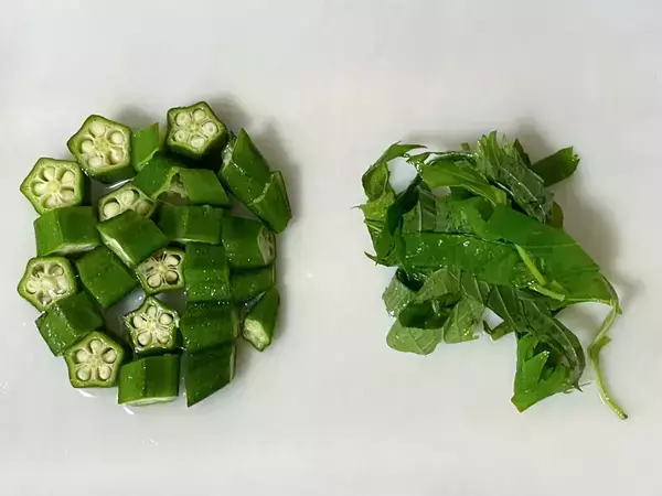 夏の味噌汁は『水』で作る！　10分で作れる簡単レシピに「さっぱり食べられる」「するするっと食べられる」