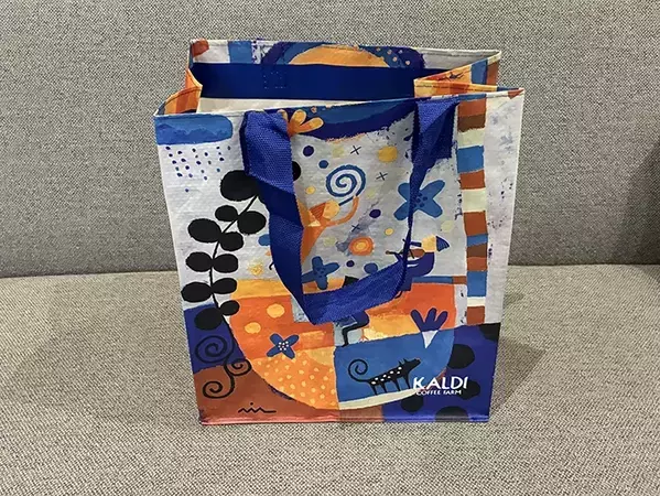 カルディの『200円エコバッグ』が便利！　おしゃれなコスパ抜群アイテムがこちら