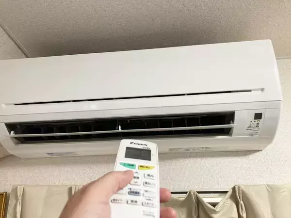 夏の就寝時、エアコンは『タイマー』と『つけっぱなし』どっちにすべき？　ダイキンに聞いてみた