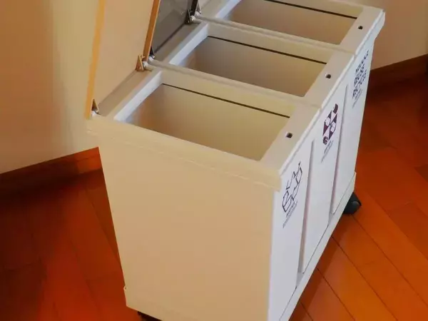 夏場のゴミ箱掃除に『アルカリ電解水』を活用！　悪臭を防ぐお手入れ法が、こちら【掃除4選】
