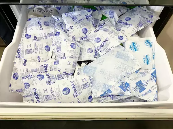 とりあえず取っておきたい保冷剤、保管するなら常温or冷凍庫？　メーカーが教えるのは
