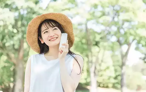 夏にかかせない日傘＆帽子、『紫外線』しか見てないんじゃない？　‟暑さ対策の盲点”を解説