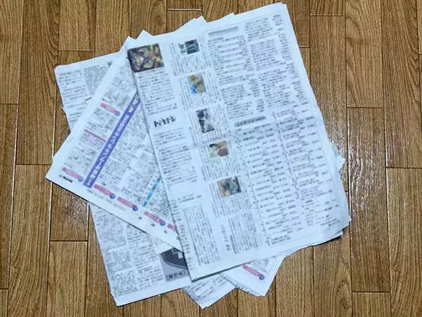 読み終えた新聞紙を有効活用！　網戸・サッシ掃除に便利なテクニック【2選】