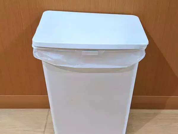 夏のゴミ箱の生ゴミ臭、新聞紙を敷いてみたら？「もっと早く知りたかった」【衛生対策4選】
