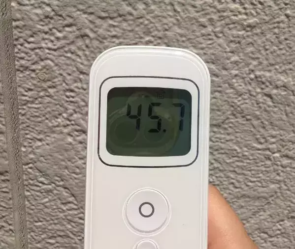 エアコンの室外機　断熱シートとの間に100均すのこを挟んだ結果、下がった温度が…
