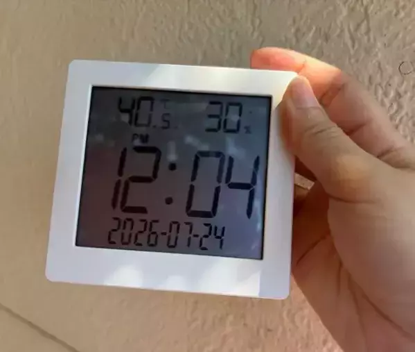 エアコンの室外機　断熱シートとの間に100均すのこを挟んだ結果、下がった温度が…