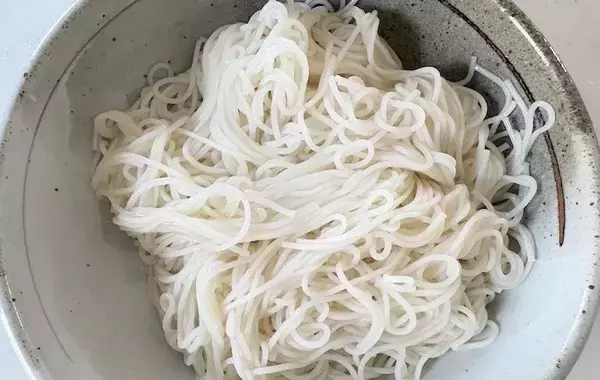 そうめんのつゆに『大さじ2分の1杯』入れてみて！　意外な食べ方に「これはハマった」【5分レシピ】