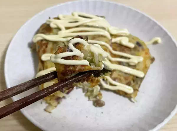 カット野菜を混ぜて焼くだけ　包丁不要のおかずに「食べ応え抜群」「大満足」