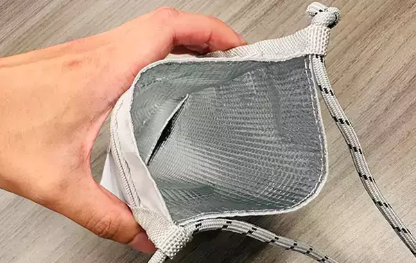 3COINSで見つけた夏にぴったりのサコッシュ　ペットボトルの保冷や塩分補給がこれで快適に！