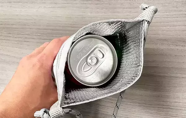 3COINSで見つけた夏にぴったりのサコッシュ　ペットボトルの保冷や塩分補給がこれで快適に！