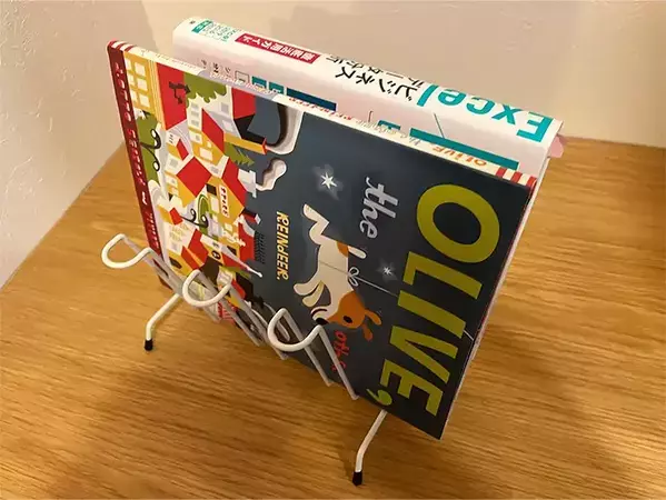 「どこ置いた？」がなくなった　ダイソーのコップスタンドが家中で活躍！