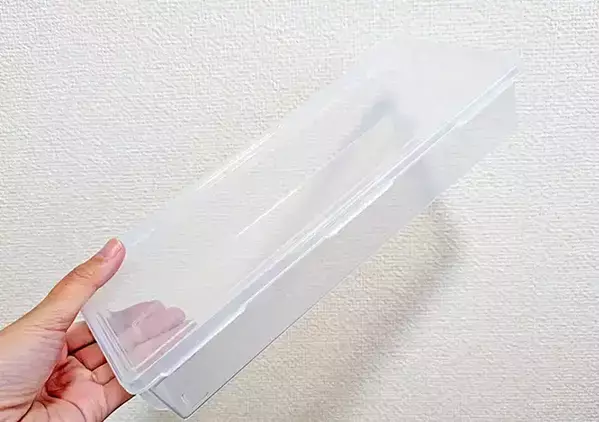 【DAISO】110円の「お箸ストッカー」がレジャーでも活躍！「小物はすべてこれに収納したい」