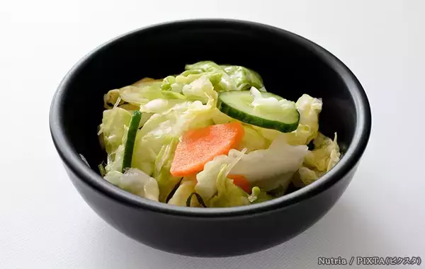 キャベツの外葉や芯を捨ててない？　１玉を無駄なく食べきる『プロの使い分け』