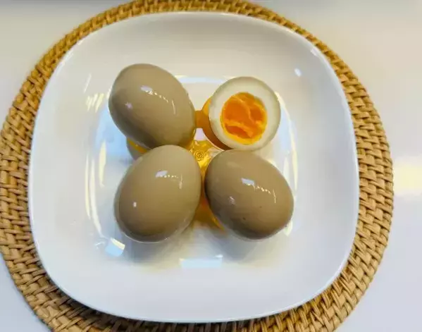 ダイソー『味付け卵メーカー』が超便利！　1日漬け込んだ結果が、こちら
