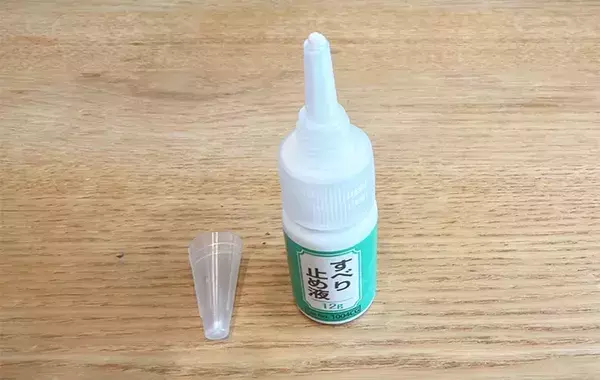 ダイソー『すべり止め液』をハンガーに塗ると？　洗濯がラクになる『究極ワザ』