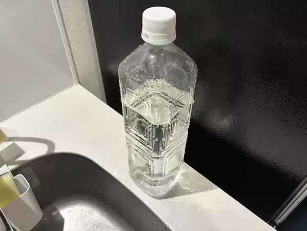 ペットボトルに『3mm』穴を開けて…　蓋をゆるめると「便利！」【簡単災害対策】