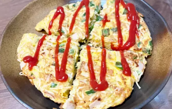 卵液に『1束』混ぜてみて！　モチモチ食感のオムレツに「息子の箸が止まらない」