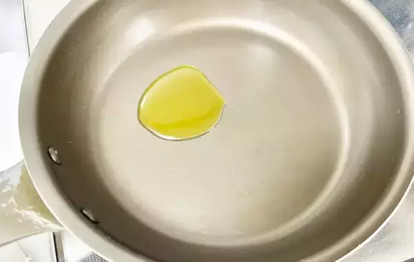 卵液に『1束』混ぜてみて！　モチモチ食感のオムレツに「息子の箸が止まらない」