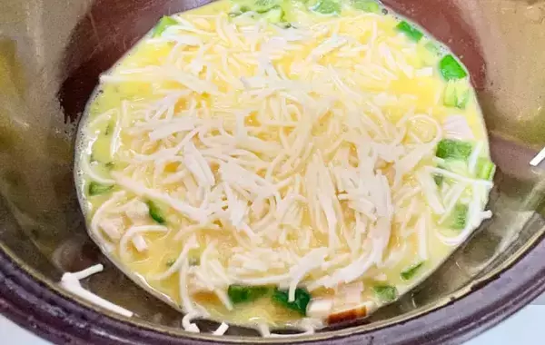 卵液に『1束』混ぜてみて！　モチモチ食感のオムレツに「息子の箸が止まらない」