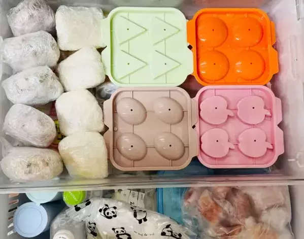 ダイソーの『アイストレー』で氷を作ると…？　出来栄えに「満足度高い！」