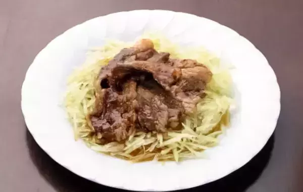 スイカの皮、まだ捨ててる？　まさかの食べ方に目からウロコ！【萩原農場のレシピ】