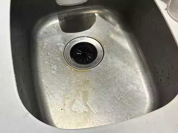 麦茶パック、使い終わっても捨てないで！　シンクで生かす『0円掃除術』が「夏に便利」
