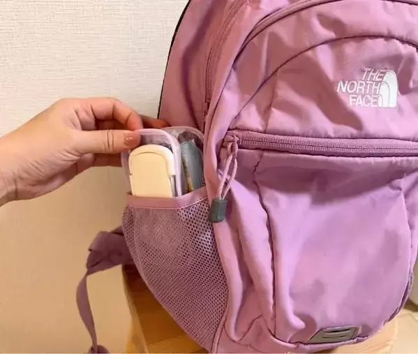 セリア『推し活ポーチ』を両面カット！　荷物がすっきりする意外な活用法が、こちら
