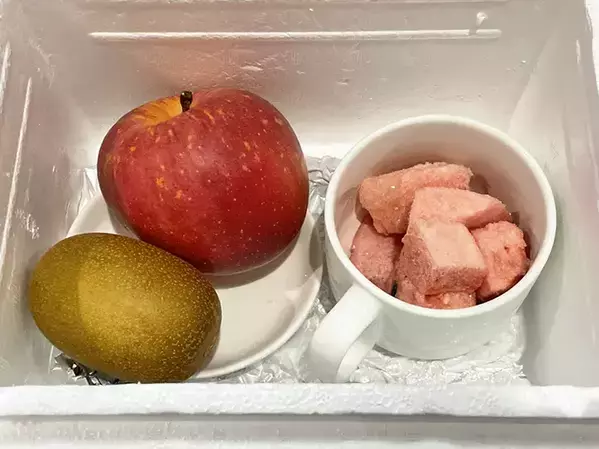 冷凍庫に入れていないのに…　果物を「まるでシャーベット」「シュワシュワ食感」にする方法が、こちら