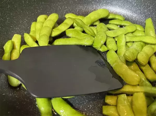 枝豆は蒸すのもアリ！　塩に『ちょい足し』で「こんなに味が違うとは」